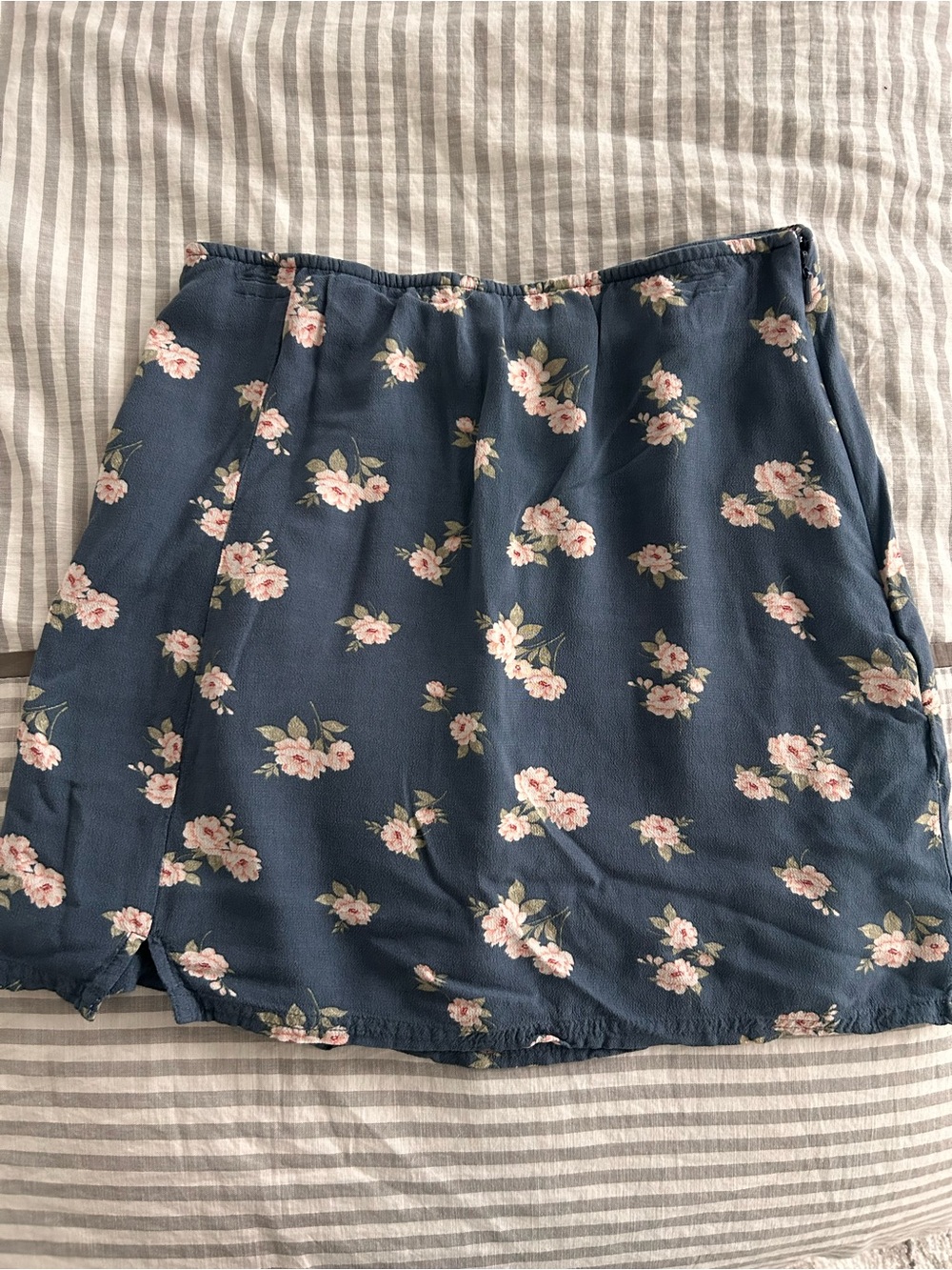 American Eagle Floral Mini Skirt XS
